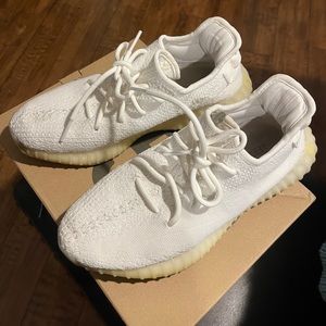 Yeezy Boost 350 V2 Triple Cream